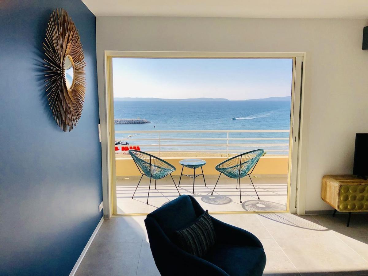 T3 Front De Mer Dernier Etage Vue Mer Petit Havre De Paix Pour Vos Vacances Emplacement Unique Vue Mer Panoramique A 180 Degres Pour Ce T3 En Face De La Plage Front De Mer Vue Sur Les Iles 5 Et Dernier Etage Avec Ascenseur Le Lavandou Eksteriør billede