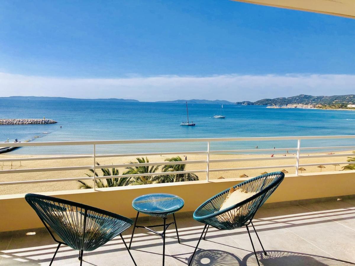 T3 Front De Mer Dernier Etage Vue Mer Petit Havre De Paix Pour Vos Vacances Emplacement Unique Vue Mer Panoramique A 180 Degres Pour Ce T3 En Face De La Plage Front De Mer Vue Sur Les Iles 5 Et Dernier Etage Avec Ascenseur Le Lavandou Eksteriør billede